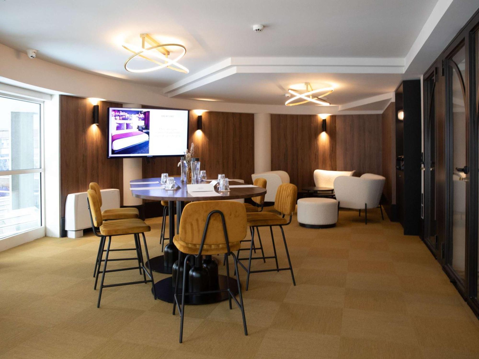 Hotel Mercure Lyon Centre Charpennes Вийёрбан Экстерьер фото