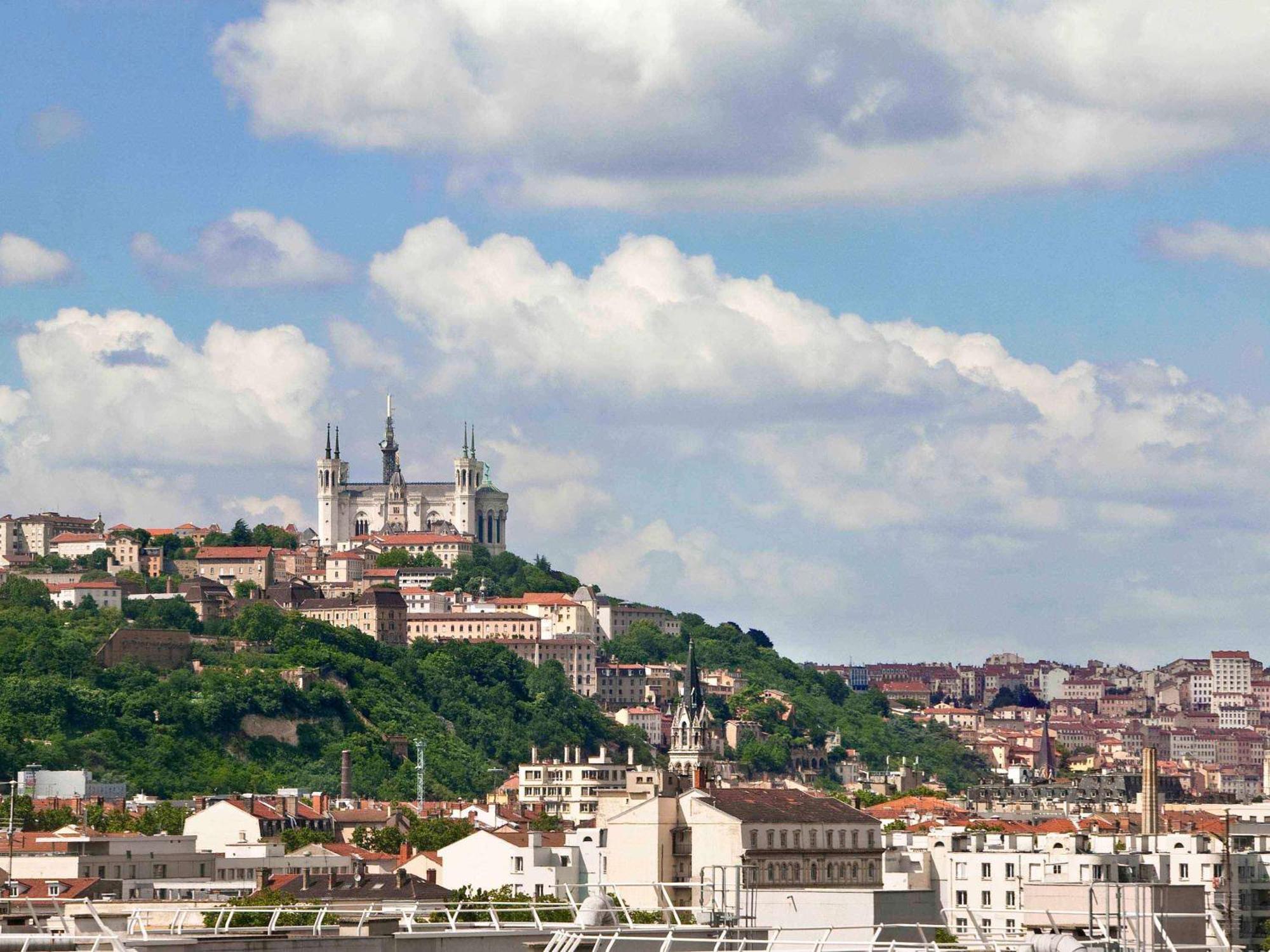 Hotel Mercure Lyon Centre Charpennes Вийёрбан Экстерьер фото
