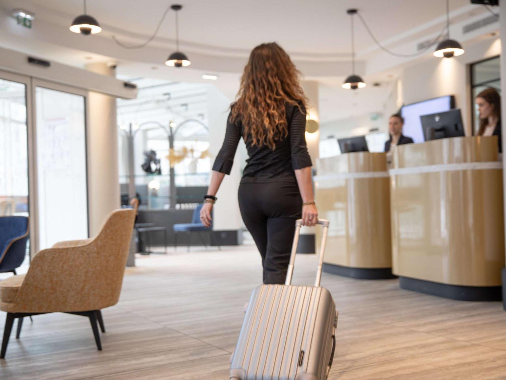 Hotel Mercure Lyon Centre Charpennes Вийёрбан Экстерьер фото